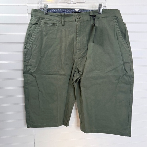 NEW American Tall US Size 40 XT Wreath Green Chino Shorts - Picture 1 of 11